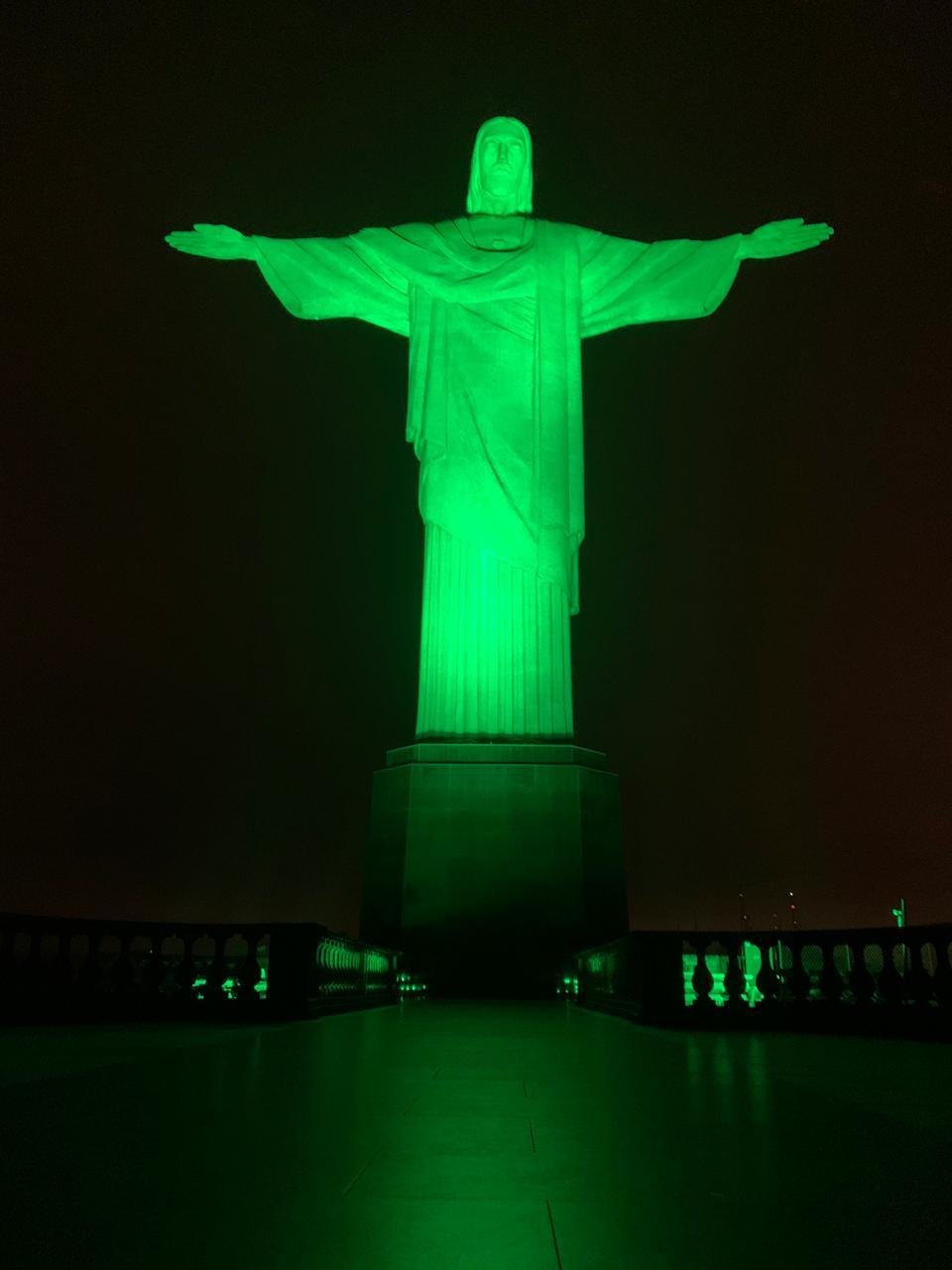 Cristo Redentor foi iluminado em verde pelo Dia Internacional da Biodiversidade