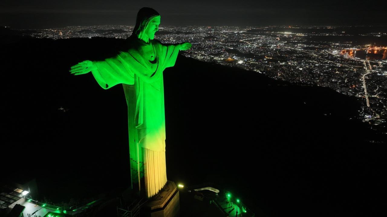 Cristo Redentor iluminado em verde e amarelo: o Brasil acolhe o CAM7 em 2029