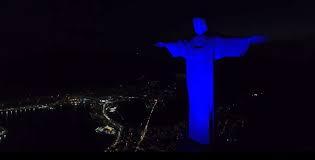 Cristo Redentor iluminado na cor azul pelos 61 anos da entrada no Céu do Beato Donizetti Tavares