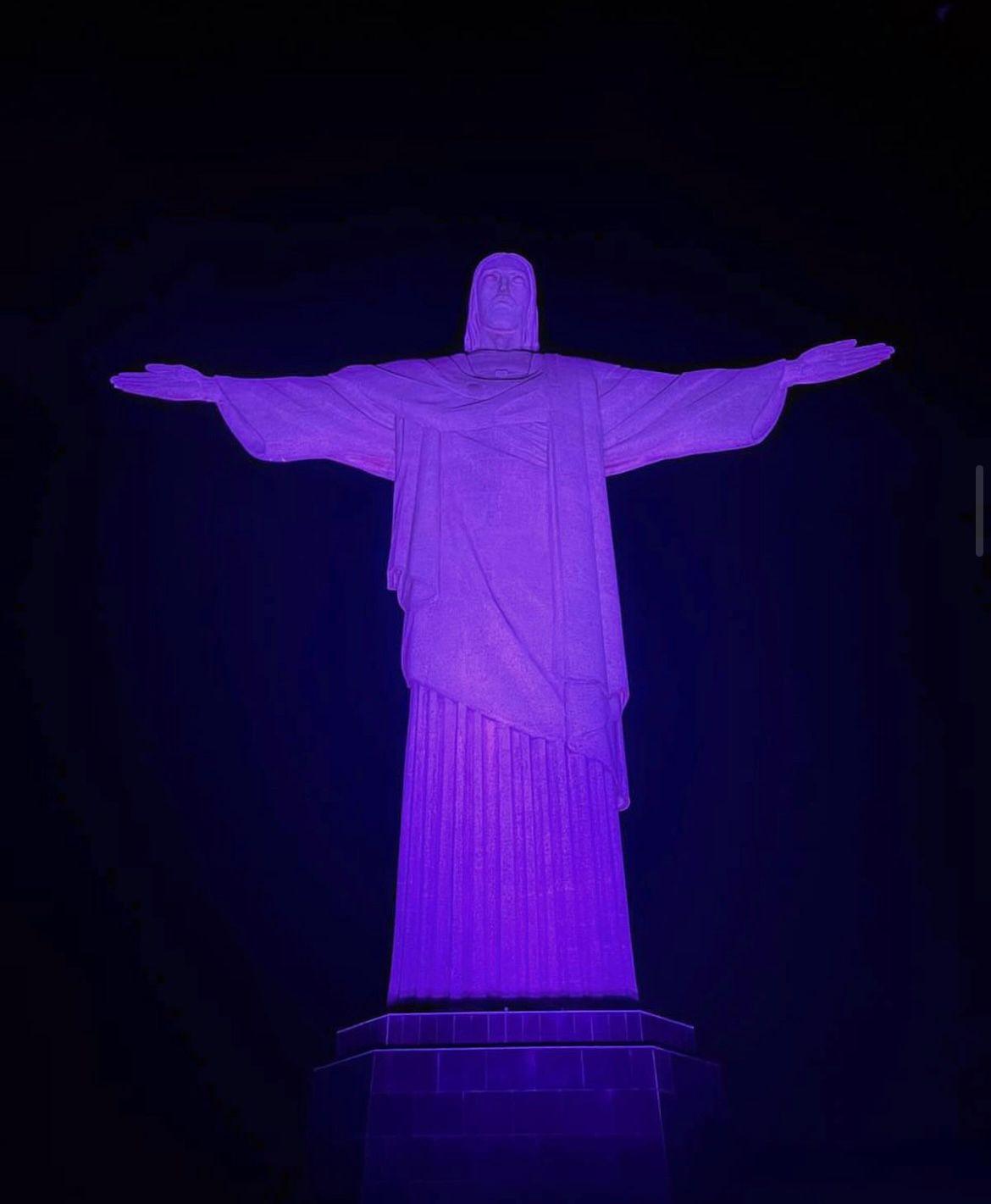 Cristo Redentor recebe iluminação por um Carnaval sem Trabalho Infantil e com Trabalho Seguro