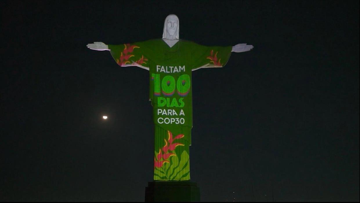 Cristo Redentor recebe projeção e marca 100 dias para a COP 30