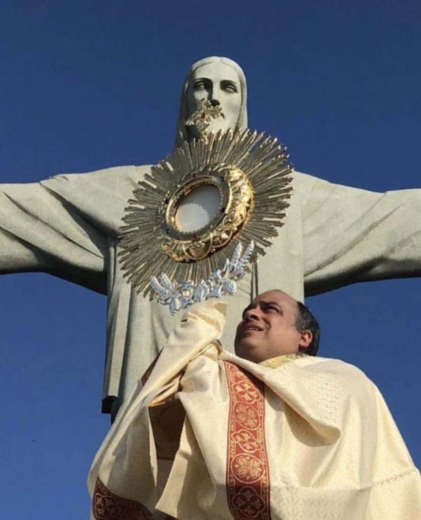 Cristo Redentor abre Corpus Christi com adoração presidida por Dom Orani