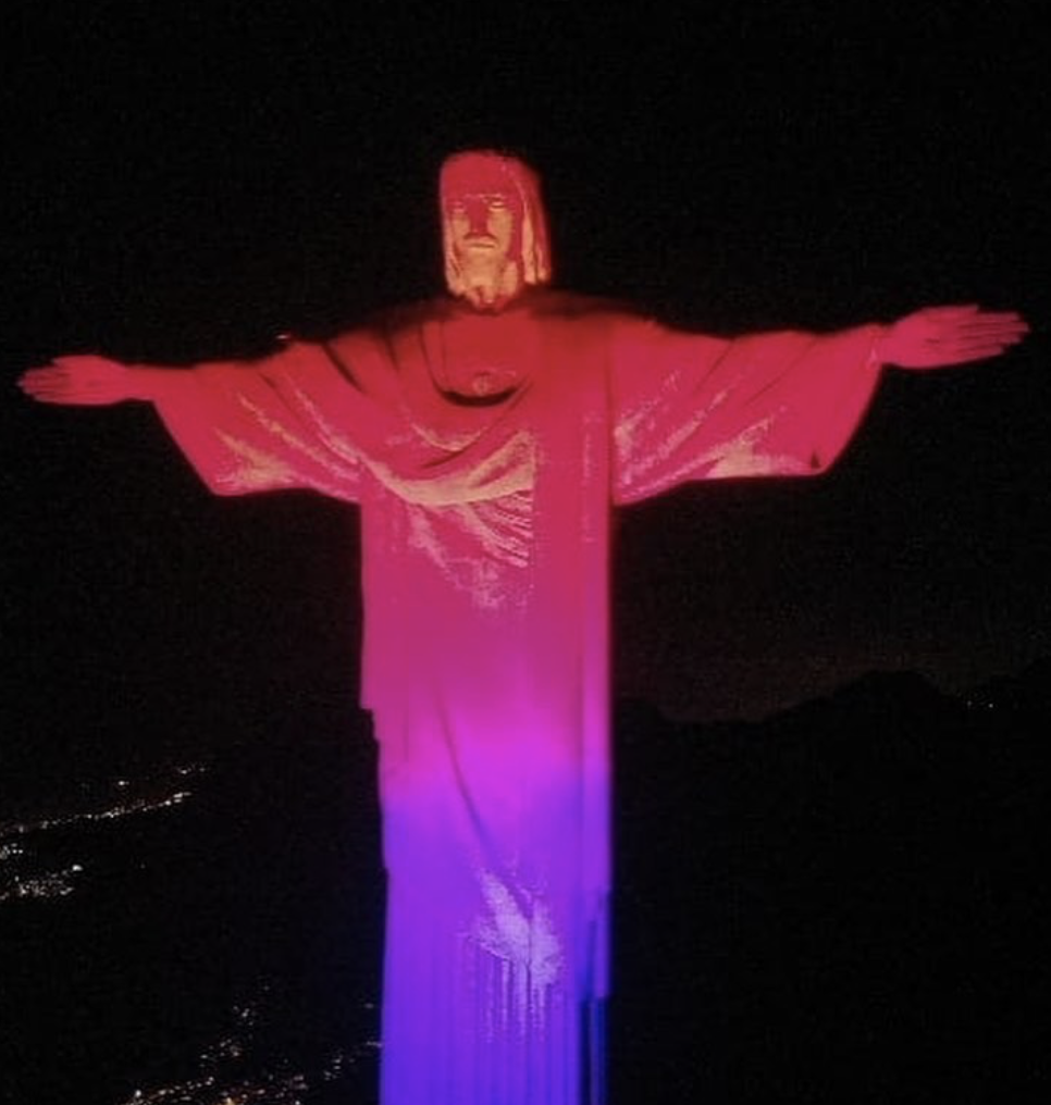 Cristo Redentor é iluminado em vermelho e azul pelo Dia Mundial do Rim -  Santuário Cristo Redentor