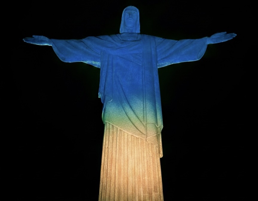 Iluminação pelo Dia da Internet Segura